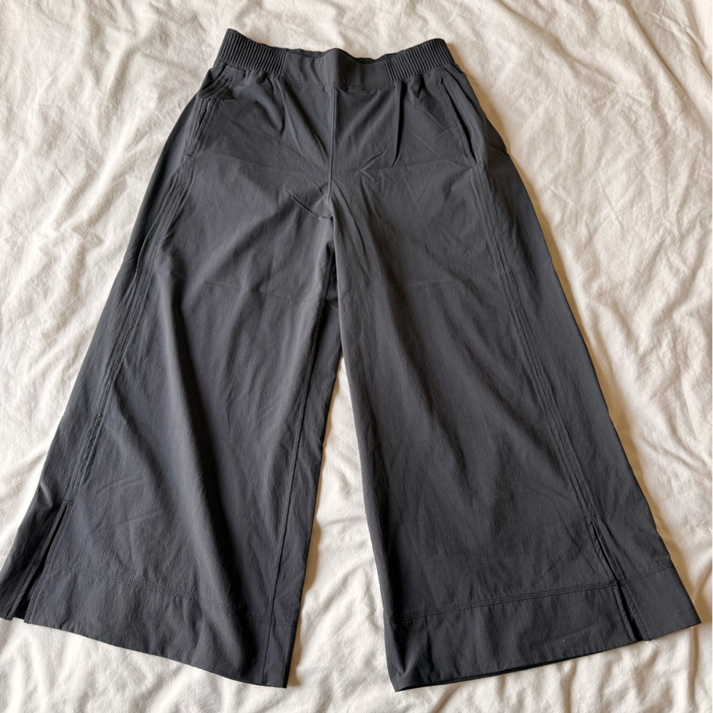 lululemon athletica Wide-Leg Crop Pants in Charcoal